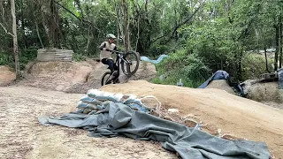 GIANT TRANCE X3 S 27.5 - A Typical Trail Jump.