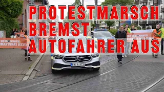 "Letzte Generation" blockiert mit Protestmarsch Autoverkehr in Heidelberg
