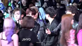 DK (Dokyeom) x Jihyo Moment MAMA 2018