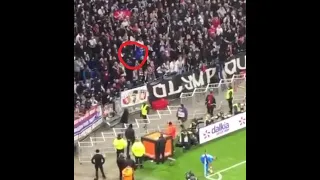 Lyon vs Marseille la supporter qui a jeté là bouteille sur Payet