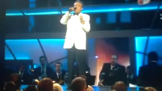 Jose Jose recuperó por un momento su voz.