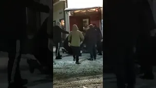 Массовая драка в Ельце Видео драки у бара в Ельце