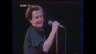 Rio Reiser im Palast der Republic. Ost Berlin Januar 1990.  DDR Fernsehen