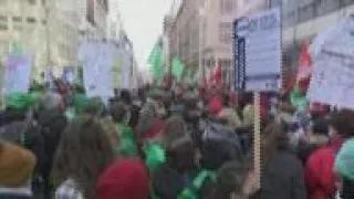 Health workers try to storm minister office in Brussels