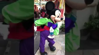 Mickey Mouse dancing at Disneyland 🥰🥹