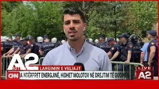 PROTESTUESIT, SHERR E GRUSHTA MES TYRE! Molotov e fjalime para Bashkisë! Detajet