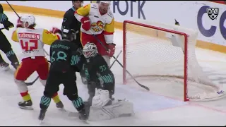 Traktor vs. Jokerit | 04.10.2021 | Highlights KHL