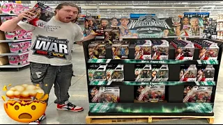 WWE TOY HUNT MONDAY NIGHT WAR ELITES WRESTLEMANIA DISPLAY!