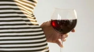 Pregnancy Wisdom Questioned: Are Alcohol, Caffeine Really Off Limits?