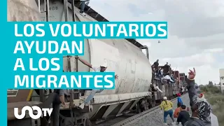 Dan alimentos a migrantes centroamericanos en Zacatecas; se hacen llamar "Máquina 30-30"