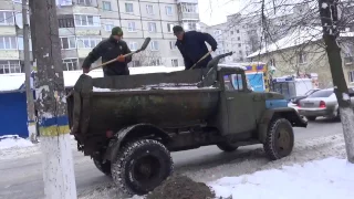 "Механизированная уборка " снега в Василькове ЖЭКом им.Бардиса ))!