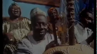 Toumani Diabaté.  Banaya. A song of praise from his family. 1991