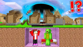 How JJ and Mikey SURVIVE a BLACK HOLE In Secret Bunker in Minecraft Challenge - Maizen JJ and Mikey