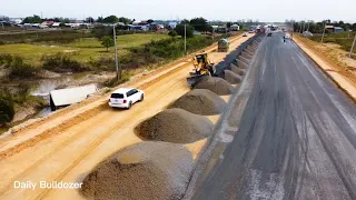 Interesting Motor Grader Coverage Big Size Land With Gravel Build New Highway Road