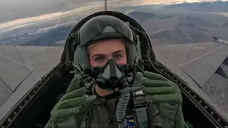 This is how the U.S Air Force Academy Graduate Flies the F-16D Fighting Falcon #f16 #usaf #nellisafb