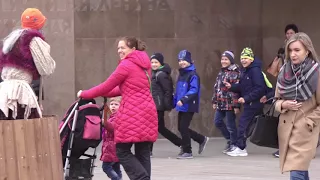 Баба Яга в Москве на гироскутере