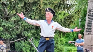 9 Мая - День Победы!. Дед танцует "Яблочко " / May 9 - Victory Day!. Grandfather dancing "Yablochko"