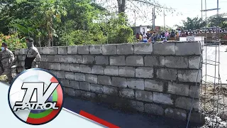 'Konting sakripisyo': BuCor dinepensahan ang itinayong pader sa daanan ng Bilibid | TV Patrol