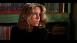 Halloween 1978 - Michael stalks Laurie At school