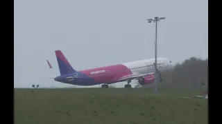 Wizzair - Airbus A321take off