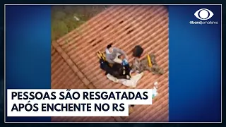 PRF resgata pessoas ilhadas após cheia no rio Taqueri, no Rio Grande do Sul