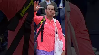 Barcelona Rises For Rafael Nadal 🥺