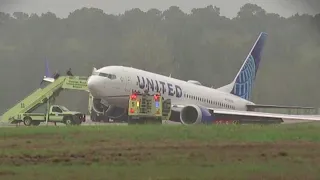 Boeing 737 MAX 8 rolls off runway after landing in Texas