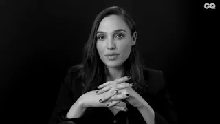 ГАЛЬ ГАДОТ О КОНКУРСАХ КРАСОТЫ, ЧУДО ЖЕНЩИНЕ И СВОЕЙ ГРУДИ. GAL GADOT ДЛЯ GQ ЧУДО ЖЕНЩИНА