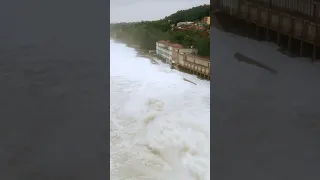 Mega storm destroyed a hotel on the shore #abkhazia #storm #megastorm #blacksea