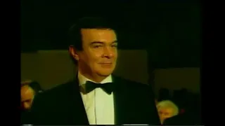 Василий Лановой поздравляет Муслима Магомаева с 50-летием. 1992
