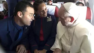 PAPA FRANCESCO CELEBRA MATRIMONIO IN AEREO