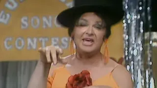 Benny Hill - L'Eurovision avec Lola Flores