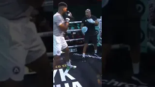 ANTHONY JOSHUA HITTING THE PADS DURING OPEN WORKOUT FOR USYK REMATCH