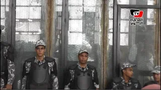 لحظة الحكم علي «نجل مرسي» بالسجن المشدد لمدة ١٠ سنوات في قضية «فض رابعة»