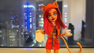 Monster High Skulltimate Secrets Series 3 Neon Frights Toralei Stripe Unboxing Review