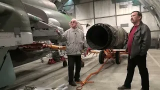 SU  22 Specjalista od silnika  Tadeusz Grzybowski Pilot Wojciech Ościk