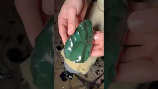 Making a Green Rainbow Obsidian Spearhead! #knife #obsidian #bushcraft #outdoorskills #survival