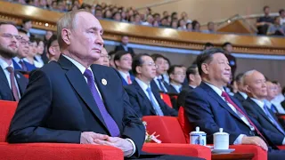Путин и Си Цзиньпин посетили концерт в честь 75-летия дипломатических отношений