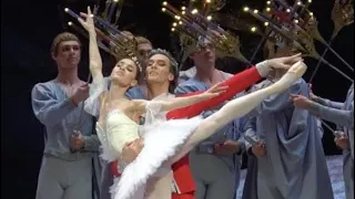 Artemy Belyakov and Maria Vinogradova in Nutcracker Adagio❄️