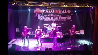 SOCIOS A LA FUERZA tributo a la polla records - directo