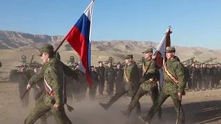 В 201-й российской военной базе состоялась торжественная церемония вручения экипажам новых Т-72Б3М