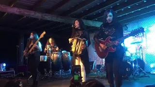 Chiquitita - Las Fenix En Vivo