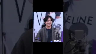 Just look at Taehyung happiness while playing Christmas Tree 🥺💜 Kim Eana’s Starry Night Radio Show