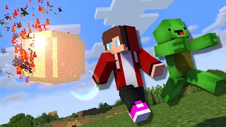 MAIZEN : Stop the Moon from Colliding - Minecraft Parody Animation JJ & Mikey