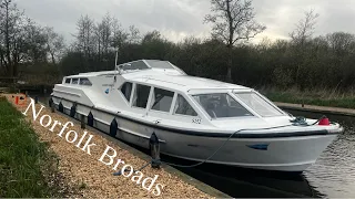 Norfolk Broads | Cruising Norfolk broads on a hire boat