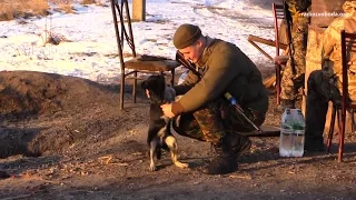 Життя на блокпості: мороз і шквальний вітер докучають більше за обстріли