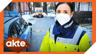 Ein Tag als Rettungssanitäter*in: wir begleiten Lebensretter im Dauereinsatz! | Akte | SAT.1