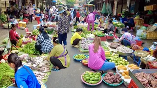 Cambodia Evening Market Scene: Fish, Vegetable, Pork, Seafood & More | Mak Mak Market