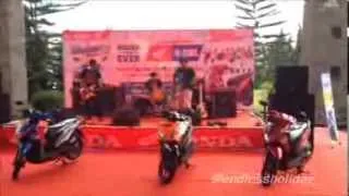 Endless Holiday - Going Away To Collage (Blink 182 Cover) Live At Honda DBL 2014