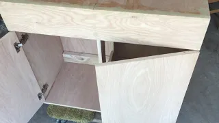 90P DIY ADA Cabinet Stand Build - Door Hinges